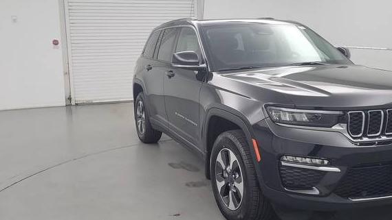 JEEP GRAND CHEROKEE 2023 1C4RJYB6XPC611201 image